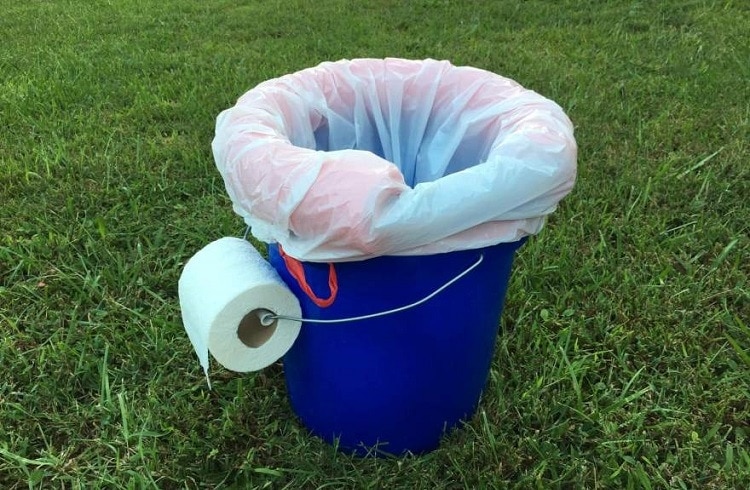 absorbent material inside bucket
