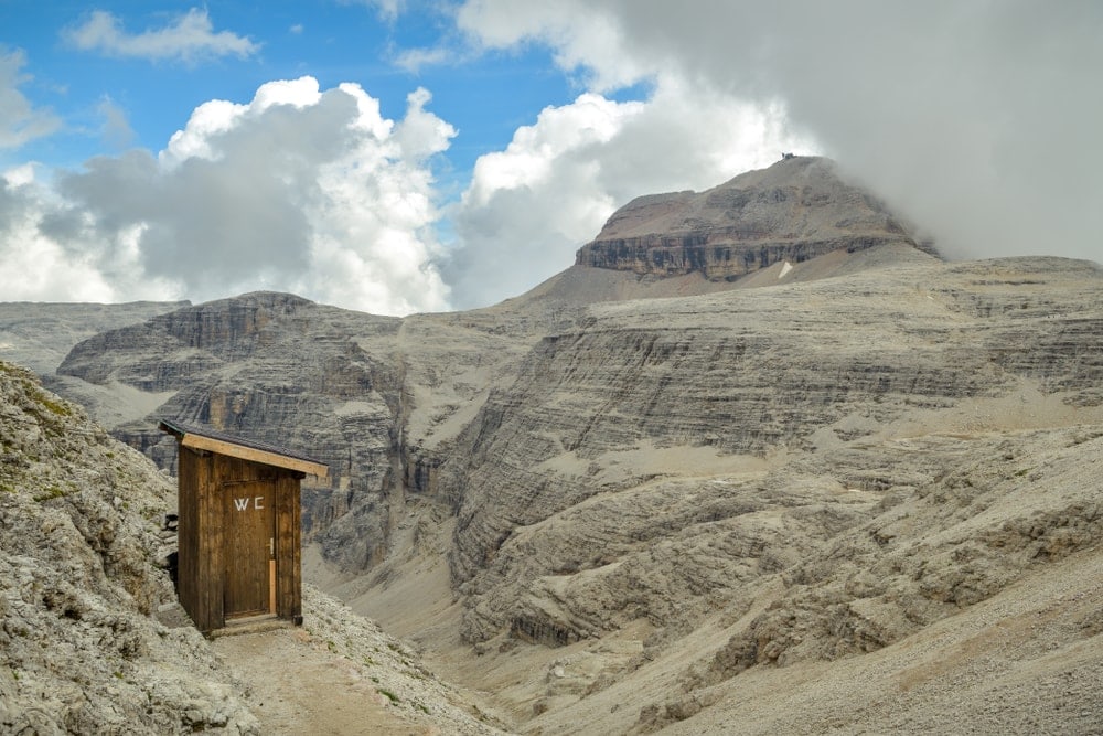 A toilet on the mountains for hikers