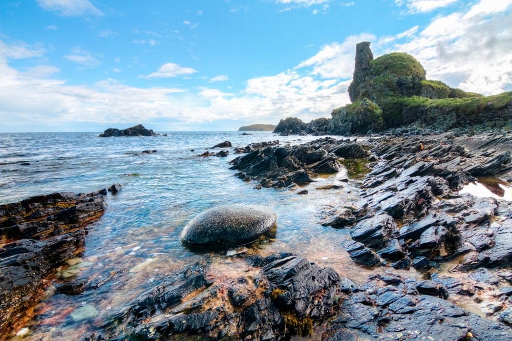 Rocks and boulders at an intertidal zone habitat 