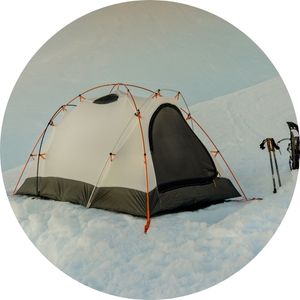 image of a 4-season tent on the snow 