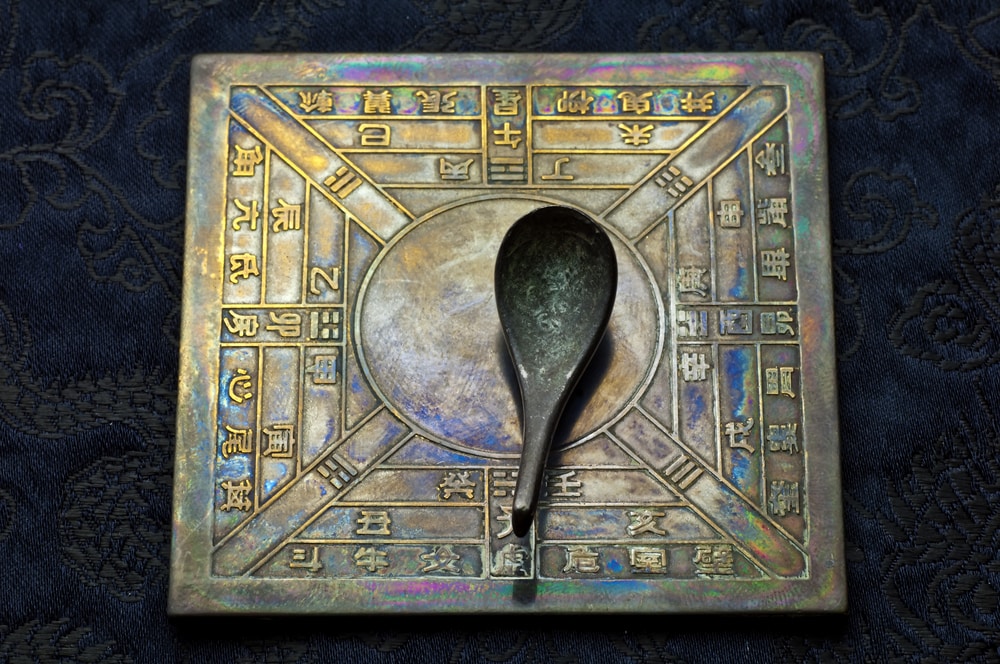 image of an antique Chinese spoon compass